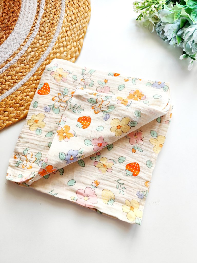 Crinkled Muslin Swaddle/Towel- Cream Floral Strawberry