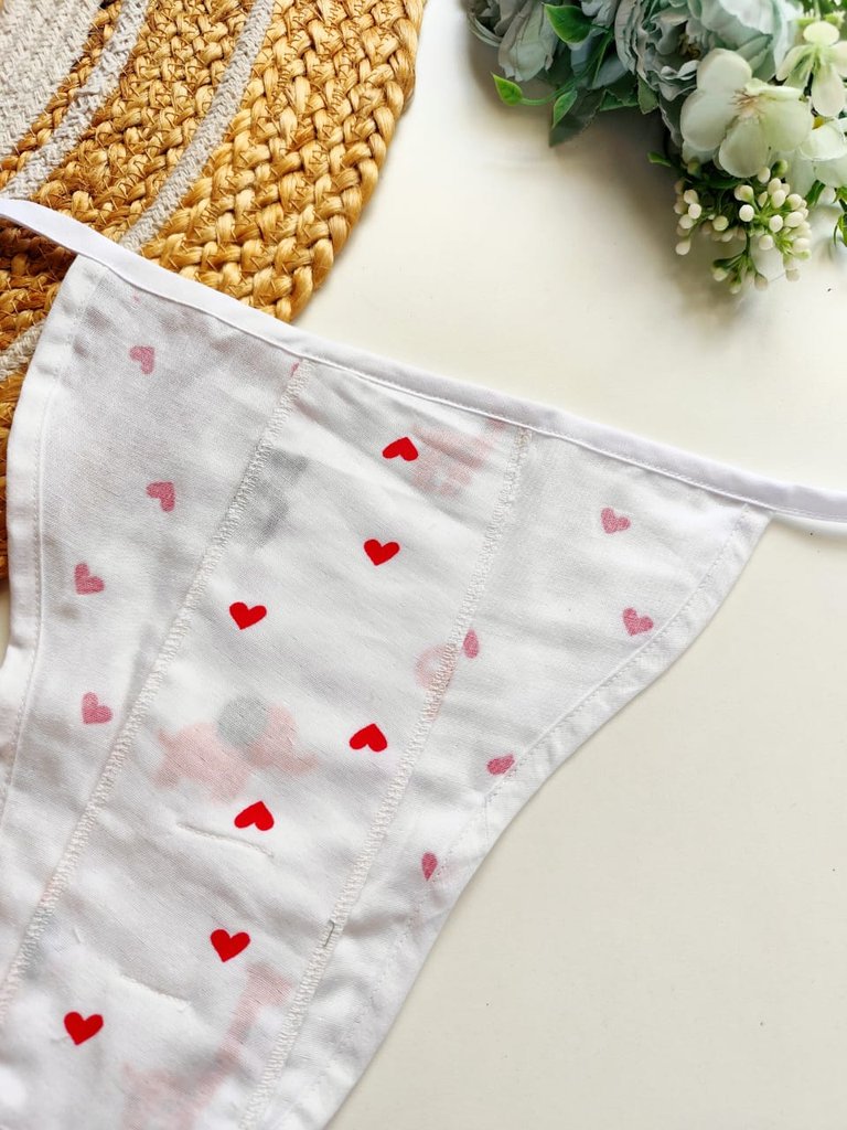 Muslin 3 Layered Nappies - White with Red Hearts