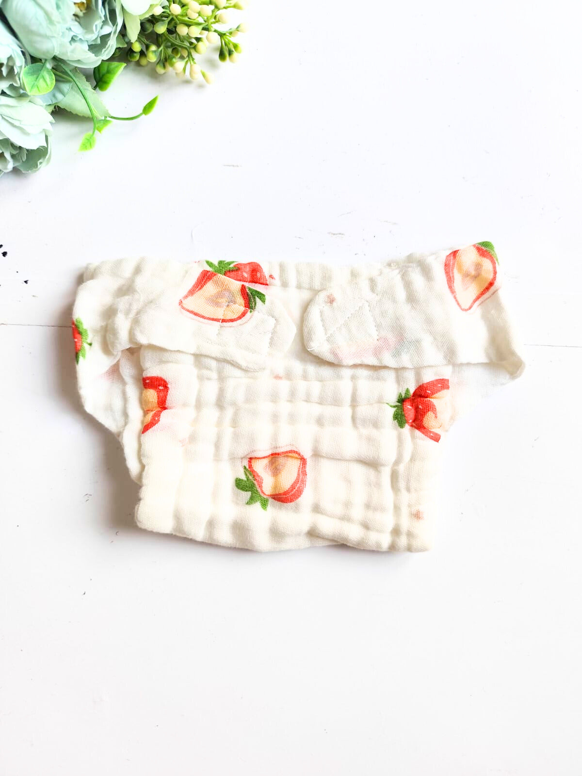 White Muslin Crinkled Nappy - 6 Layered - Single Piece (Random Print) - 0 - 3 M image