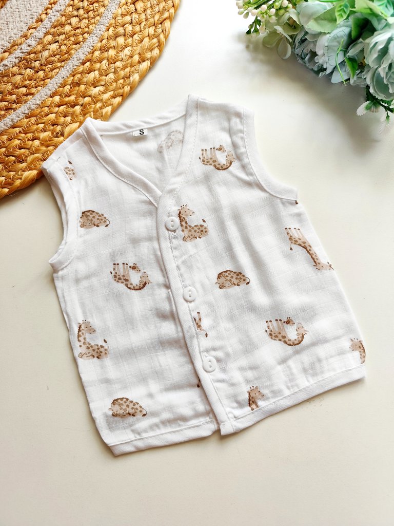 Muslin Jablas (Affordable Range) - White Giraffe & Hedgehog Print