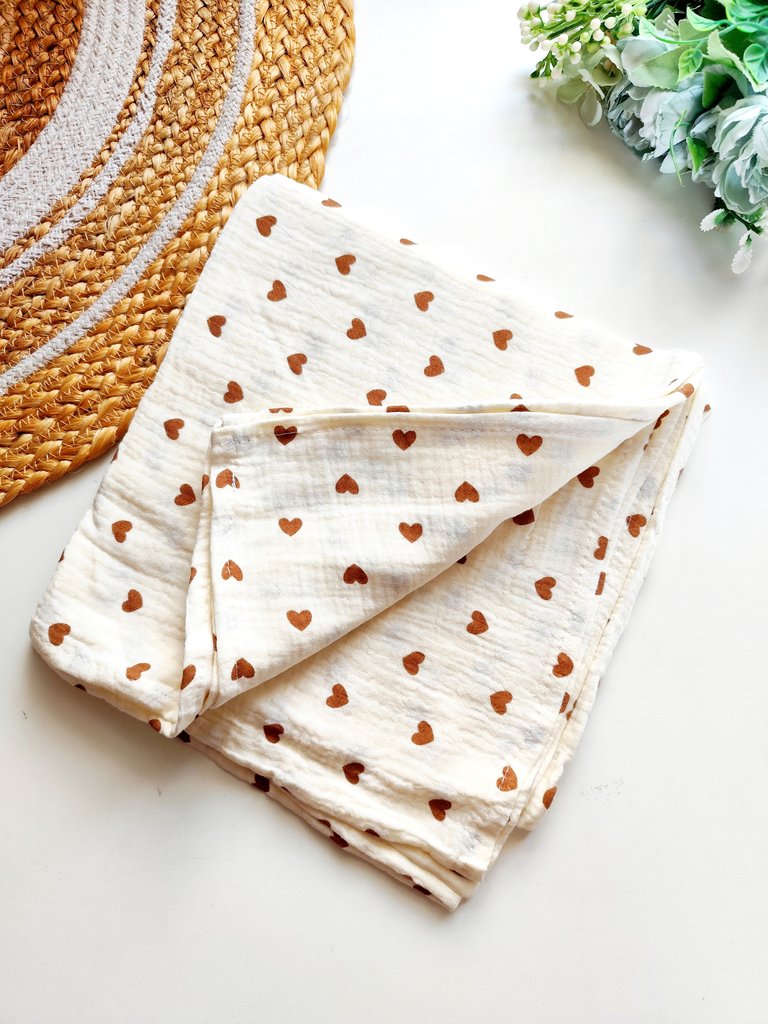 Crinkled Muslin Swaddle/Towel- Cream with Brown Hearts
