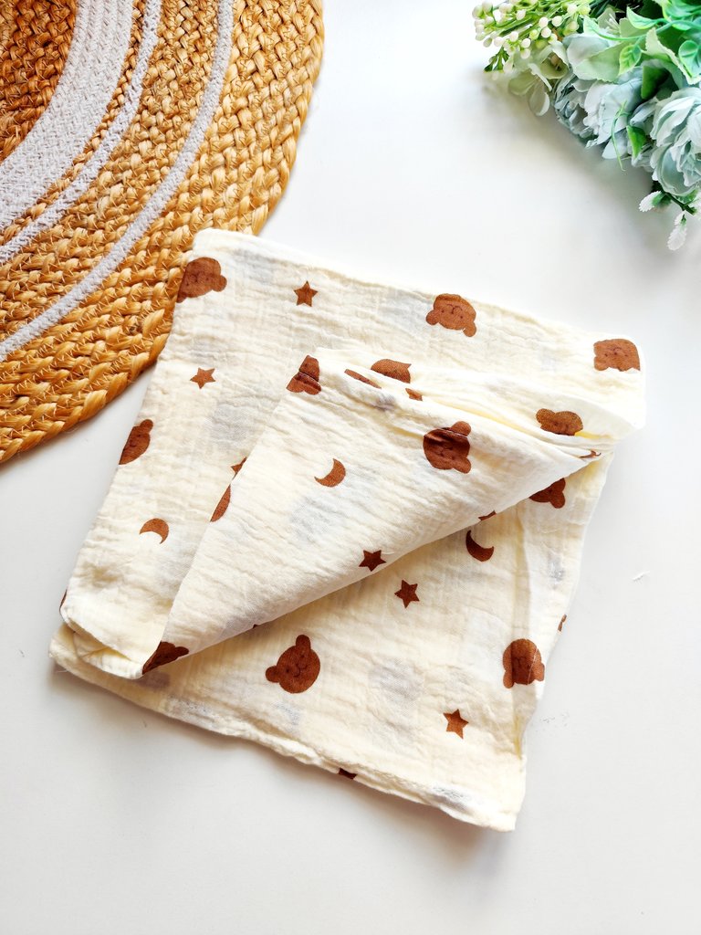 Crinkled Muslin Swaddle/Towel- Cream Bear, Star & Moon Print