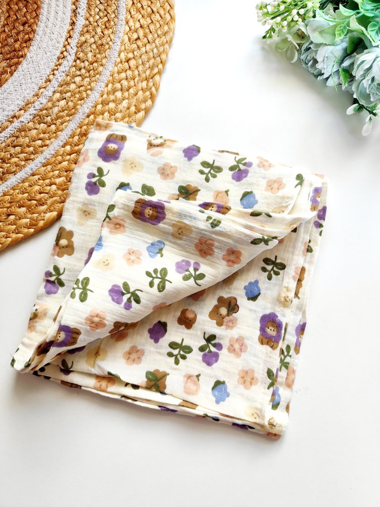 Crinkled Muslin Swaddle/Towel- Whimsical Floral Bears