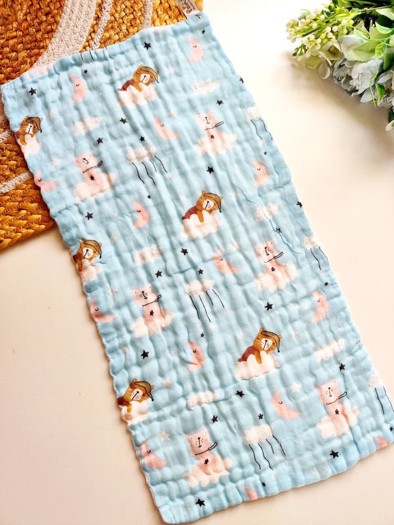 Muslin Shoulder Burp Cloth(50*25cm)- Sleeping Bears and Clouds