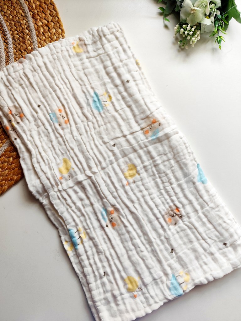 6 layered Crinkled Muslin Towels- Pastel Ducklings