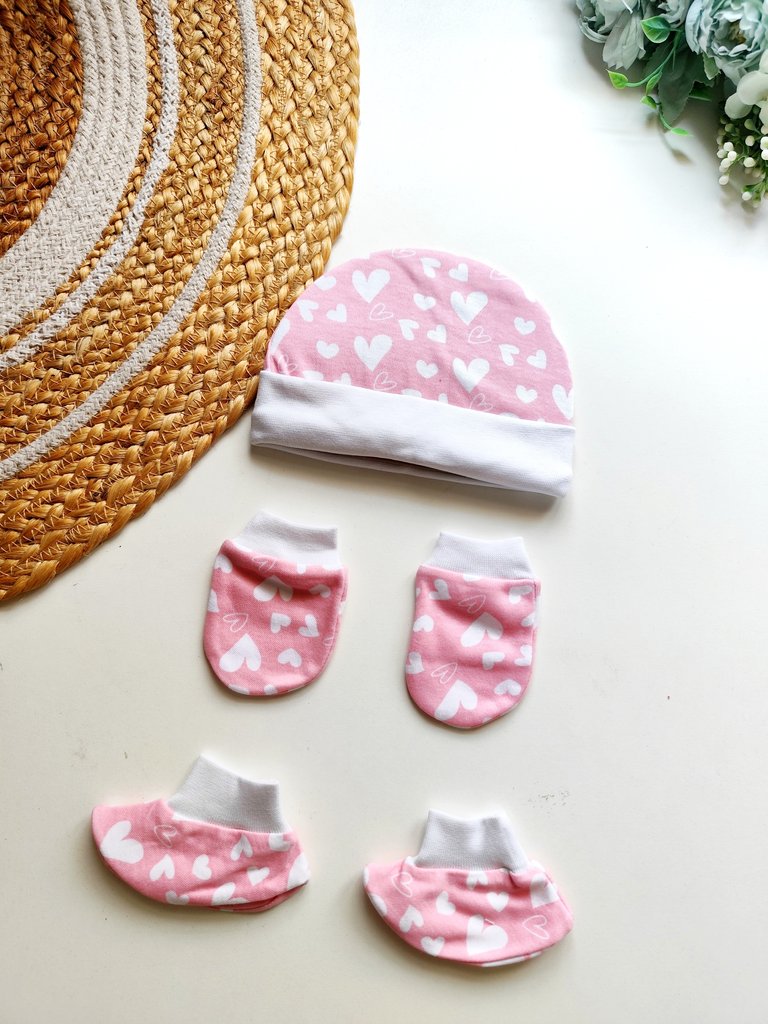 Cap Mitten Booties- Pink Hearts
