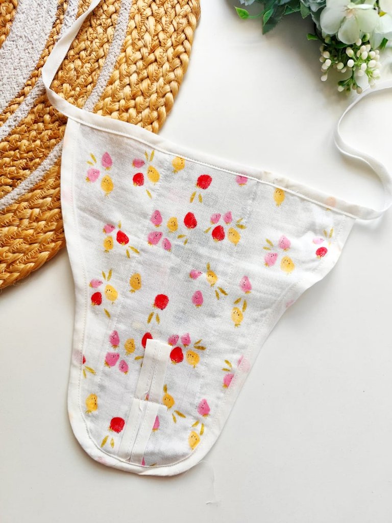 Muslin 3 Layered Nappies - Tiny berries