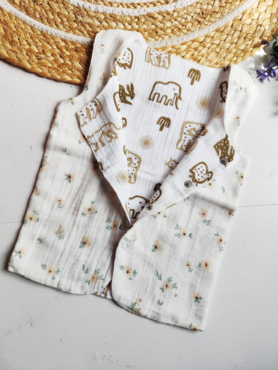 Reversible Muslin Jabla (Open to Check Print Variations) image 9