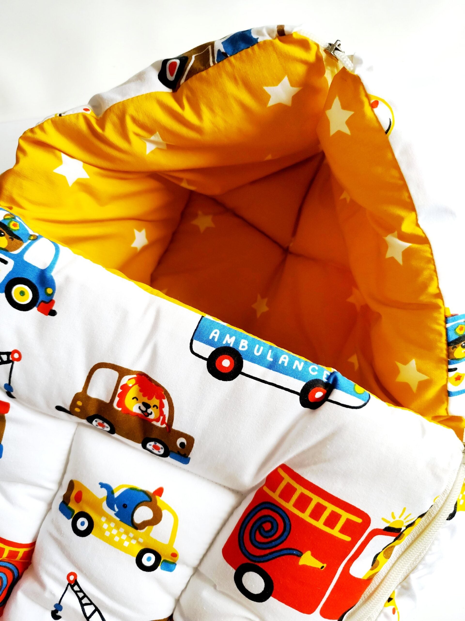 Organic Cotton Carry Bed - Car Print image 1