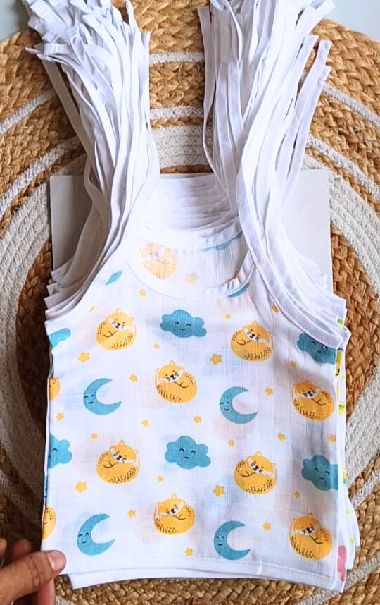 Muslin Knot Jablas (0 - 3 Months) - Cat &amp; Moon Print image