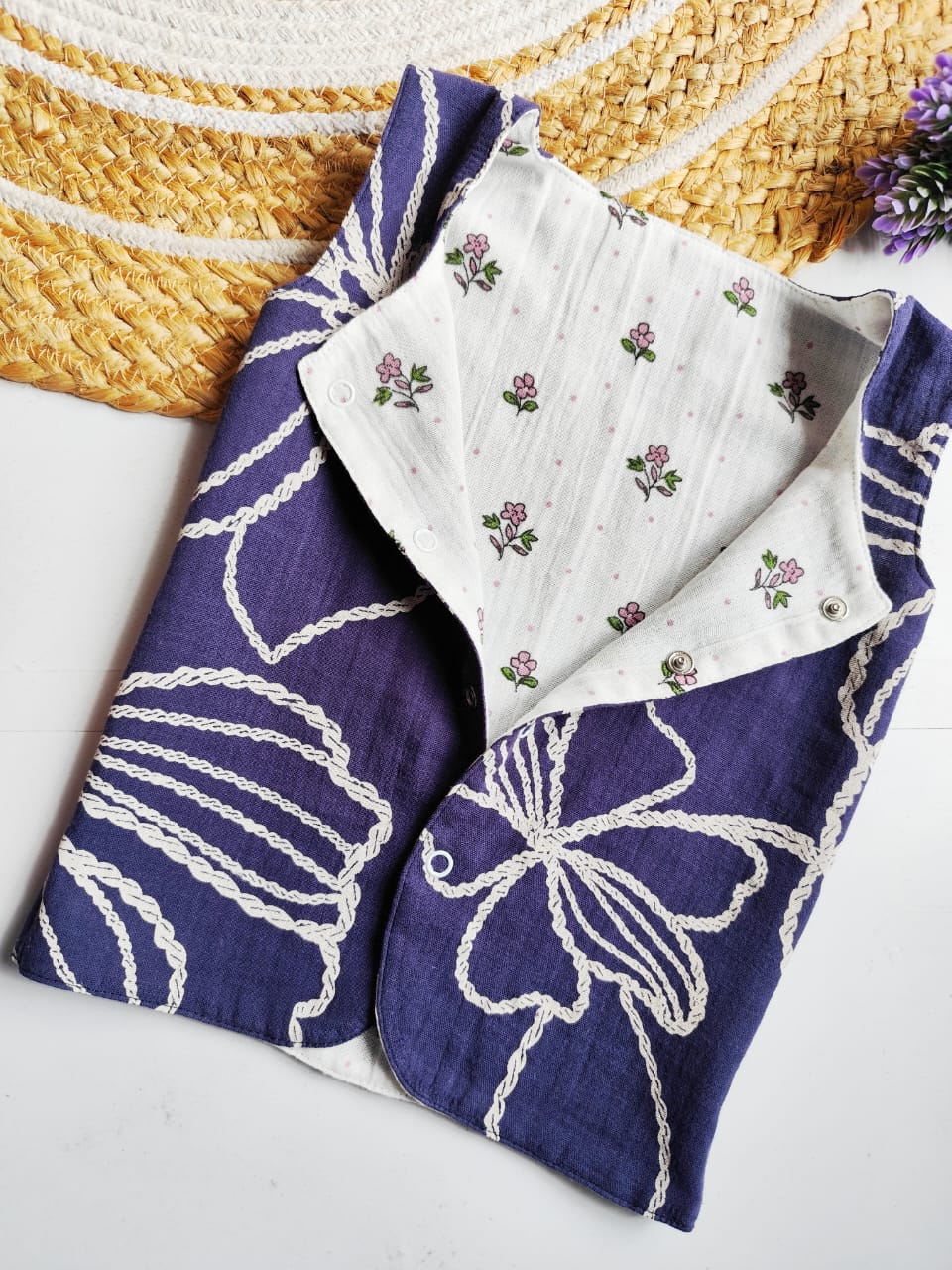 Reversible Muslin Jabla (Open to Check Print Variations) image 1