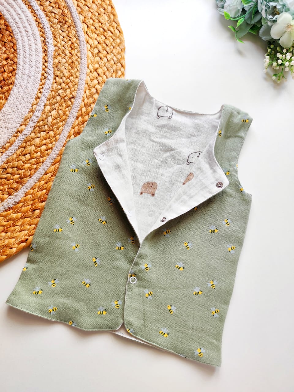 Muslin Reversible Jabla - Honey Bee
