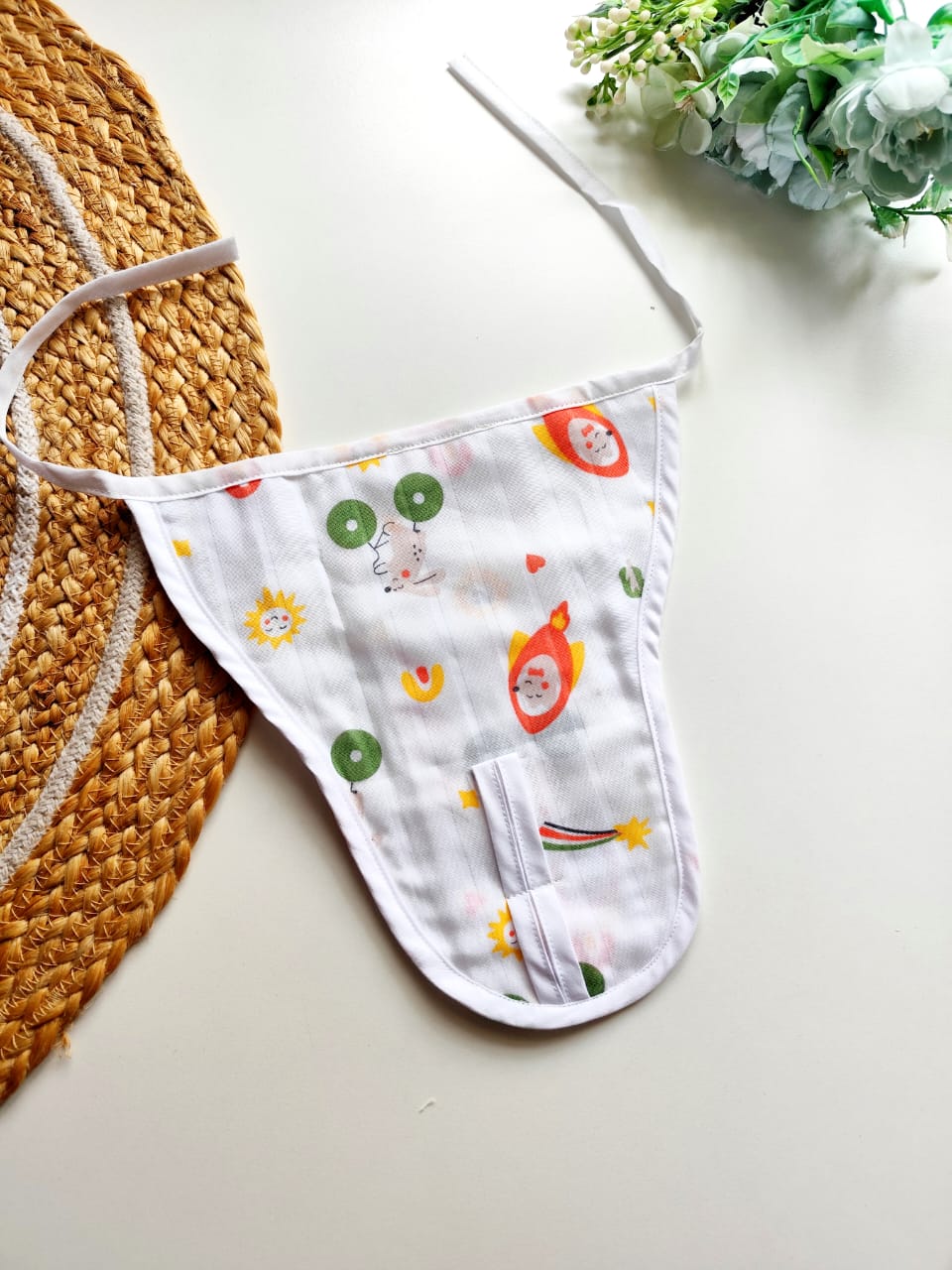 White Muslin 5 layered Nappy - Playful Print