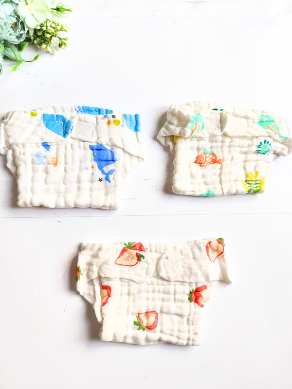 White Muslin Crinkled Nappy (Random prints)
